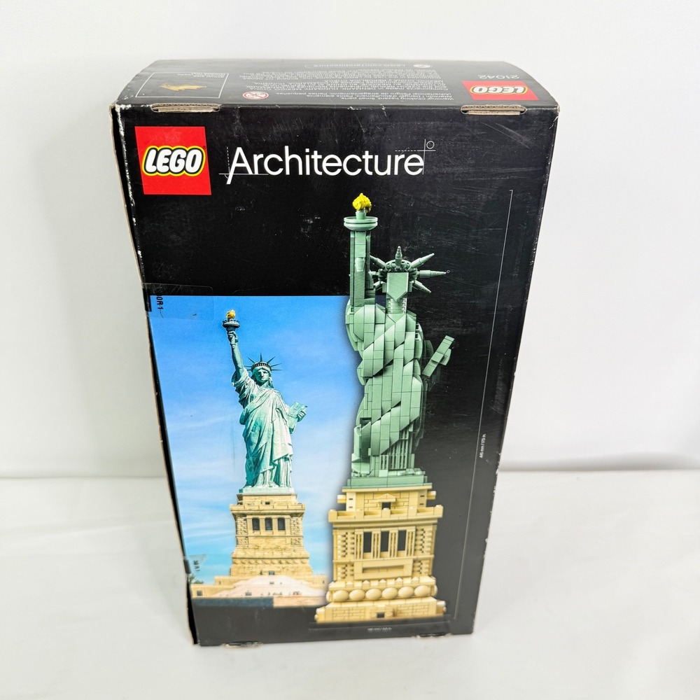 LEGO Architecture Statue of Liberty 21042 Building Set 1685 Pieces